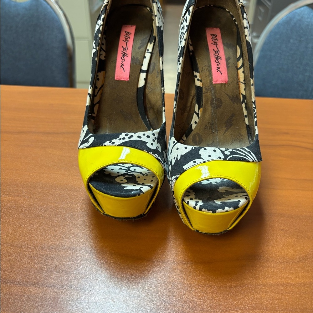 Betsey Johnson Yellow and Black Peep Toe Heels